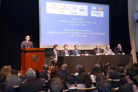 越南国会主席王廷惠出席越南贸易和投资机会论坛