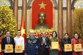 越南国家主席阮春福会见“好人好事”代表