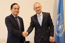  越南政府副总理陈流光会见各国和国际组织领导