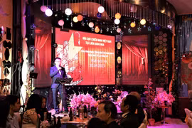 越南国家统一48周年：旅俄越南老兵重温民族英雄史