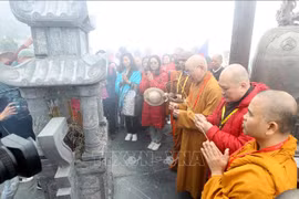 2019年联合国卫塞节：国际代表团出席在番西邦山峰举行的祈求国泰民安大典