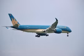 越南国家航空公司因遭受第9号台风影响而调整航班执行计划