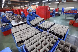 国家主席阮春福访问新加坡有助于推动两国关系迈上新台阶