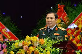 阮新疆大将在仪式上发表讲话（图片来源：人民军队报）