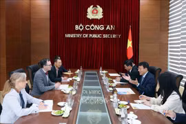 越南公安部部长梁三光上将会见美国信息产业理事会首席执行官贾森•奥克斯曼。图自越通社