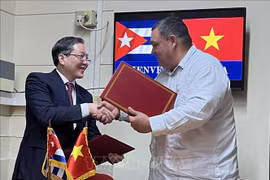 越南农民协会与古巴小农协会签署2025-2030年阶段合作谅解备忘录。图自越通社