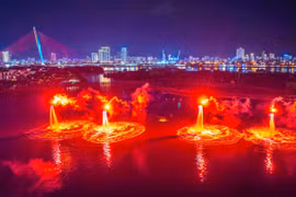烟花、摩托艇和水上飞板、杂技、魔术等多种艺术类型齐聚岘港首秀