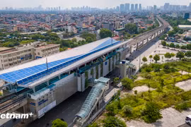 截至目前，呠—河内火车站高架地铁段的各标段施工方面满足了设计要求。图自越通社