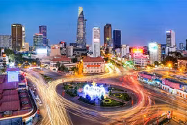 胡志明市中心的夜景。