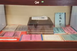 越南大诗豪阮攸的杰作《翘传》被翻译成多种语言。（图片来源：越通社）