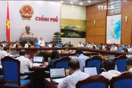 [视频]阮春福总理主持召开9月份例行会议