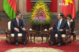越南国家主席陈大光会见白俄罗斯国家安全委员会主席瓦列里•瓦库利奇克