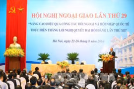 阮春福出席外交会议并发表重要讲话。（图片来源：越通社）