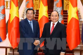 柬埔寨王国首相洪森开始对越南进行正式访问