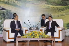 越共中央组织部部长范明正会见中共中央纪委书记赵乐际