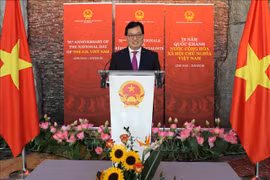 越南驻瑞士、智利、阿尔及利亚等国外交代表机构举行活动欢度国庆