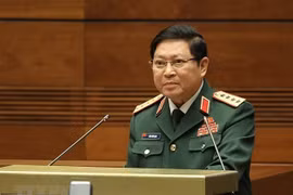 越南高级军事代表团赴新加坡出席东盟国防部长会议和东盟防长扩大会议