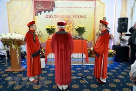 旅俄越南人缅怀雄王始祖之功