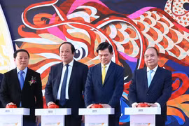 阮春福总理出席越南颇具规模的南部石油化工综合体项目开工仪式