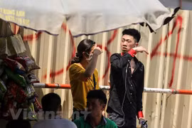 越南北部高温天气持续 严重影响居民正常生活