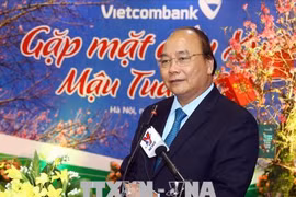 政府总理阮春福来到Vietinbank和Vietcombank两家银行拜年