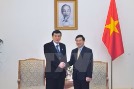 越南政府副总理范平明会见日本参议院议员代表团