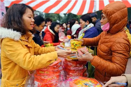 “零元春节市集”为穷人送上温暖 