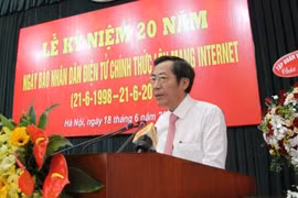 越南《人民报网》开通20周年纪念典礼在河内举行