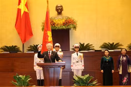 阮富仲同志简历