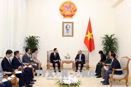 越南政府总理阮春福会见韩国国防部部长