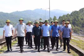 政府副总理郑廷勇视察广宁省第六号台风“山竹”防御工作