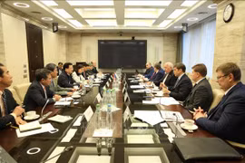 政府副总理郑廷勇会见俄罗斯企业代表