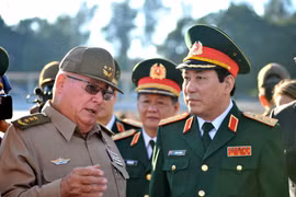 加强越南与古巴两党、两国政府和武装力量的合作