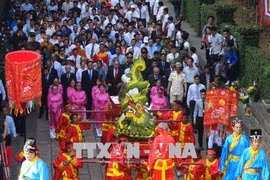 全国各地和旅居海外越南人隆重举行雄王始祖忌日祭祀活动