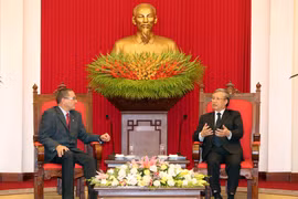越共中央书记处常务书记陈国旺会见委内瑞拉统一社会主义党代表团