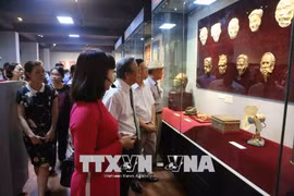“1945-1954年抗战时期中的文学与艺术”专题展在河内举行