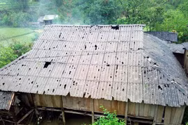 北件和老街两省遭龙卷风冰雹袭击
