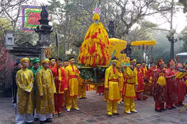 越南各地陆续举行春季庙会和迎春活动