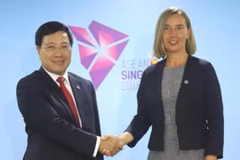 第51届东盟外长会议：政府副总理兼外长范平明建议欧盟早日取消对越南的“黄牌”警告