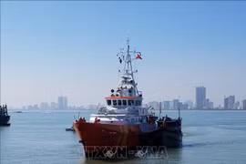 渔船主机突发故障 成功施救8名船员