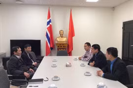 越南劳动总联合会代表团访问挪威
