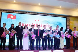 致力巩固越俄传统友谊