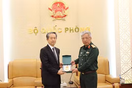 越南国防部副部长会见中国驻越南特命全权大使