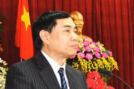 越共中央政治局对提交十二届七中全会审议的提案提出意见