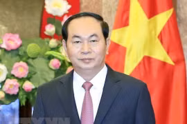 陈大光主席国葬期间停止一切娱乐活动 前来悼念的代表团只戴黑纱 不送花圈