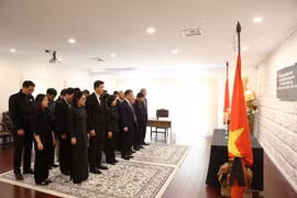澳大利亚为陈大光主席逝世降半旗致哀
