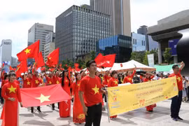 旅居中国香港和澳门越侨欢度国庆节