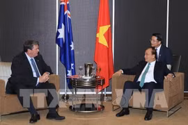 阮春福总理会见正对越南进行投资的澳大利亚企业领导代表