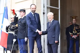 越共中央总书记阮富仲会见法国总理爱德华·菲利普