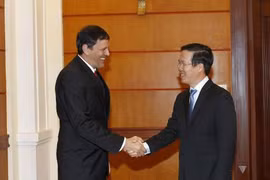 越共中央宣教部部长武文赏会见古共中央对外部副部长卡洛斯·马尔桑。（图片来源：越共电子报）